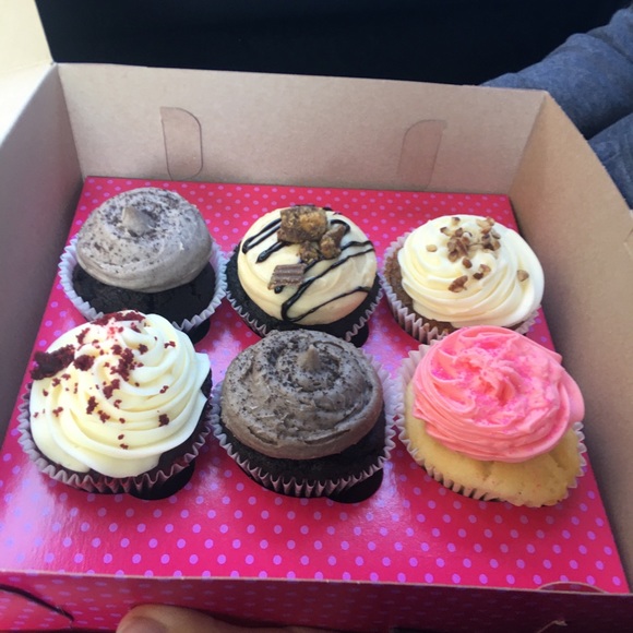 Meet your Posher, Sara - Picture 1 of 1